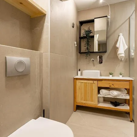 Old Port Riverside In Center شقة