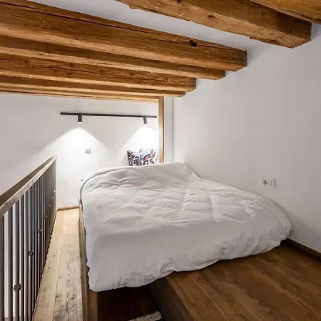 Old Port Riverside In Center Apartment